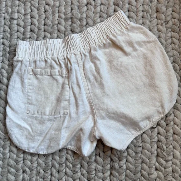 Beaton Linen Running Shorts - Picture 2 of 3